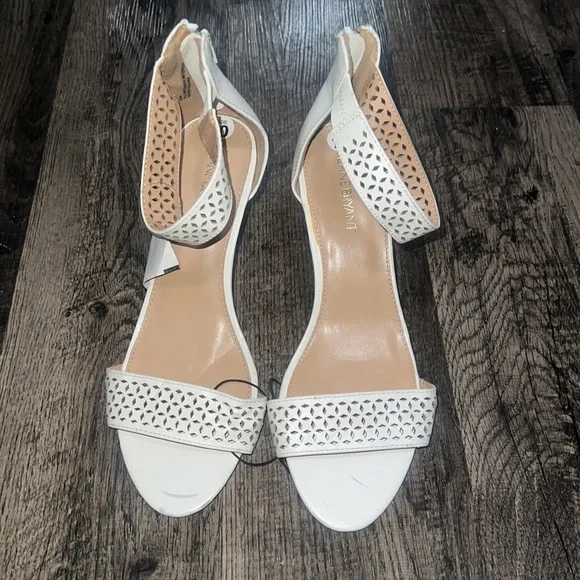 Lane Bryant Eyelet White Heels | Sz: 10 - Picture 2 of 4
